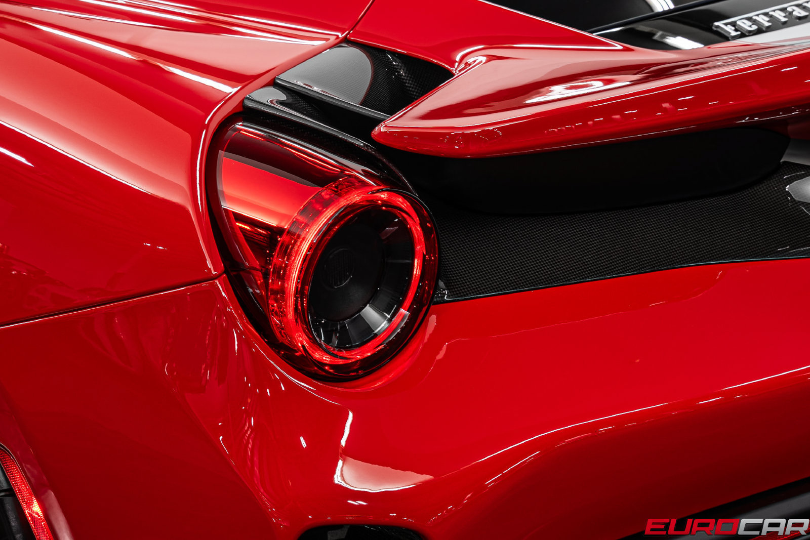 Used 2019 Ferrari 488 Pista Coupe RWD image 24