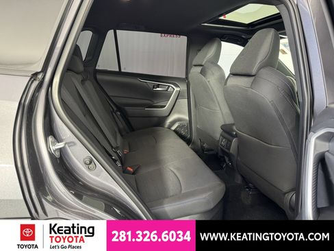 Used 2025 Toyota RAV4 SE w/ Convenience Package AWD/4WD image 18