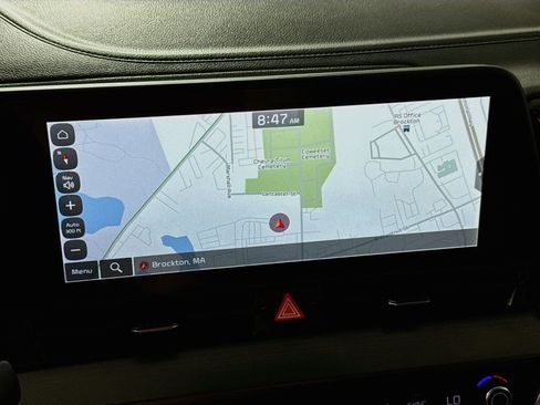Used 2023 Kia Sportage EX FWD image 2