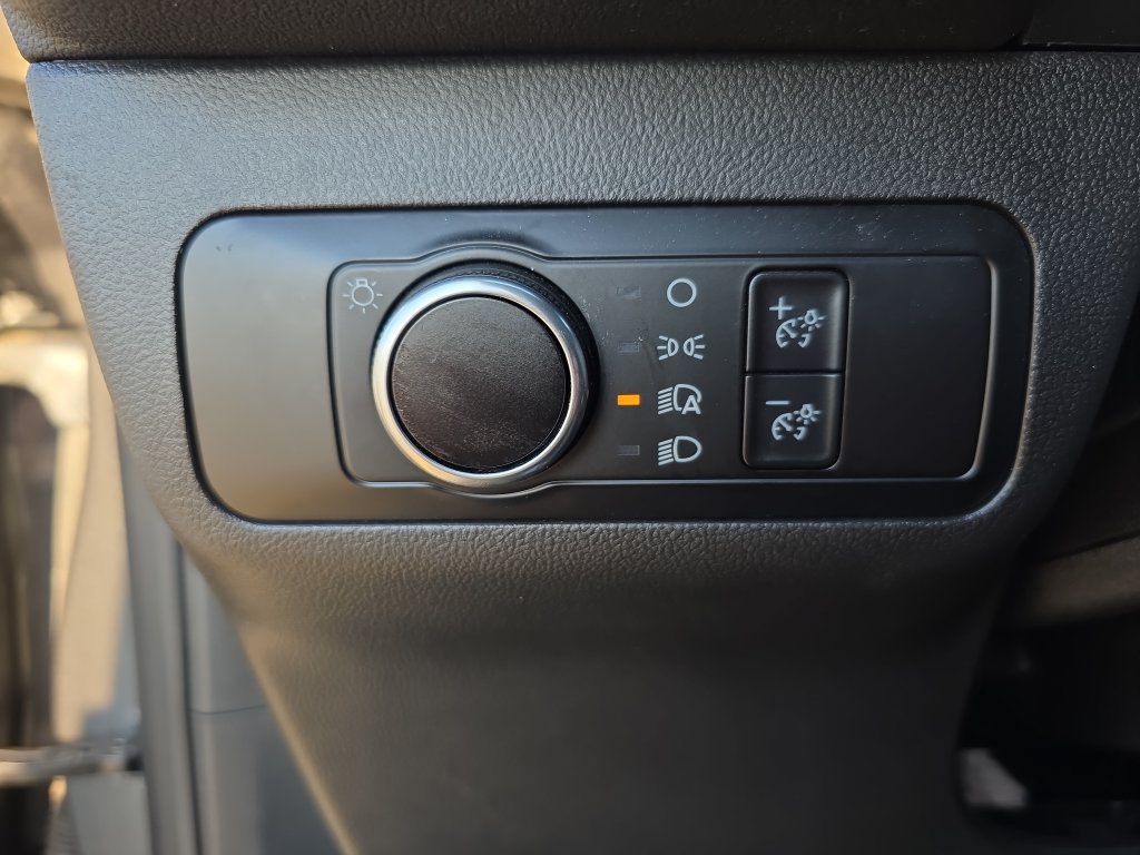 Used 2025 Ford Escape ST-Line FWD image 35