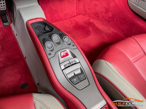 Used 2013 Ferrari 458 Spider RWD image 17