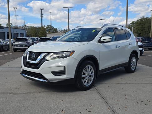 Used 2020 Nissan Rogue SV image 4
