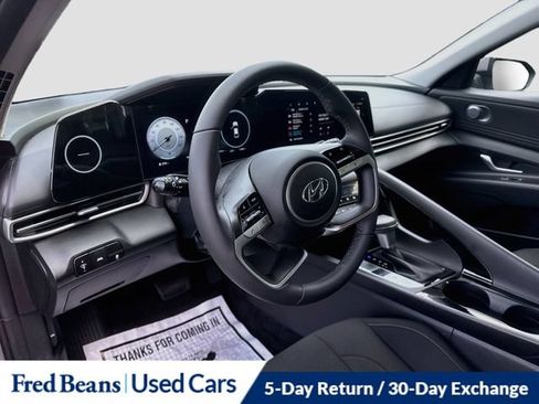 Used 2023 Hyundai Elantra SEL w/ Convenience Package FWD image 13