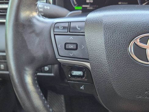 Used 2025 Toyota Camry XSE FWD image 12