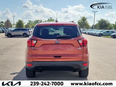 Used 2019 Ford Escape SE FWD image 5