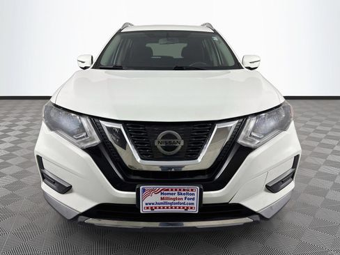 Used 2017 Nissan Rogue SV FWD image 2