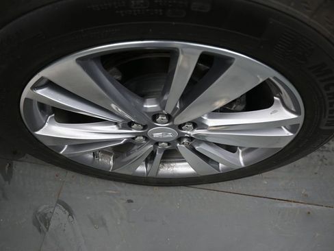 Used 2024 Cadillac XT5 Premium Luxury AWD/4WD image 12