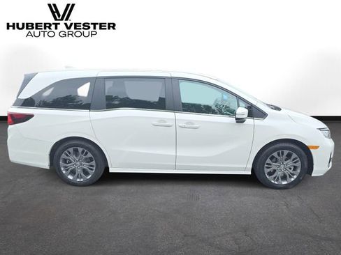 Used 2025 Honda Odyssey Touring image 5
