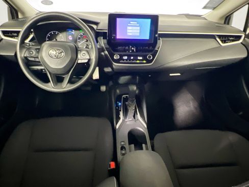 Used 2025 Toyota Corolla LE FWD image 28