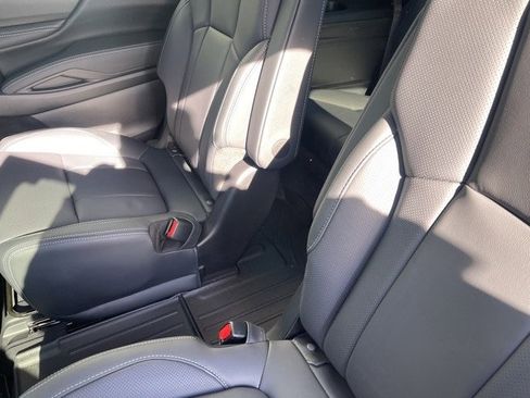 New 2025 Subaru Ascent Limited image 12
