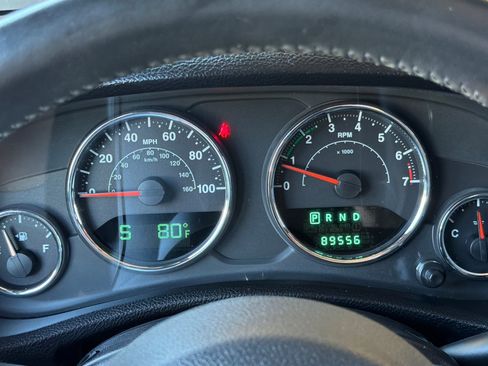 Used 2013 Jeep Wrangler Sport AWD/4WD image 23