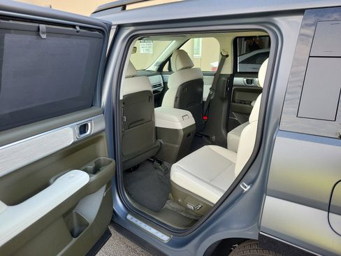 Used 2024 Hyundai Santa Fe Calligraphy image 6