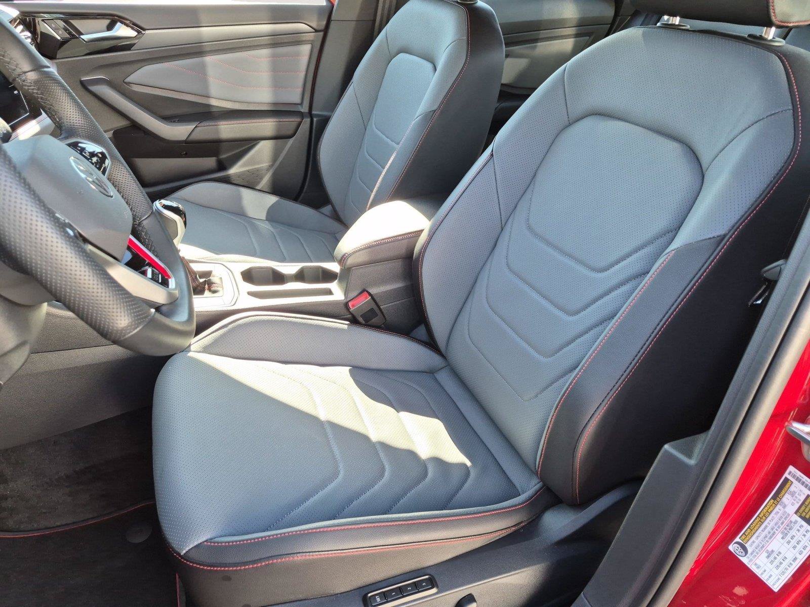 Certified 2025 Volkswagen Jetta GLI Autobahn FWD image 31