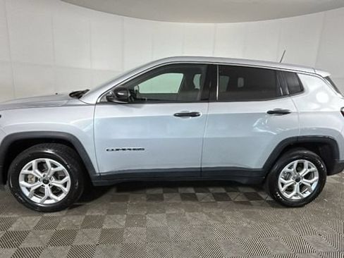 Used 2025 Jeep Compass Sport AWD/4WD image 5