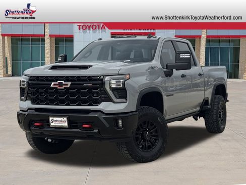 Used 2024 Chevrolet Silverado 2500 ZR2 w/ Technology Package AWD/4WD image 1
