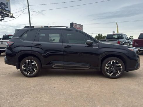 Used 2025 Subaru Forester Limited w/ Popular Package AWD/4WD image 4