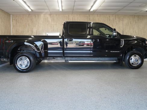 Used 2022 Ford F350 Lariat w/ Lariat Value Package image 6