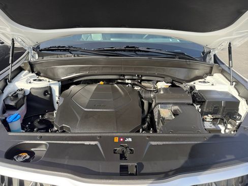 Used 2024 Kia Telluride EX w/ EX Captain's Chair Package image 20