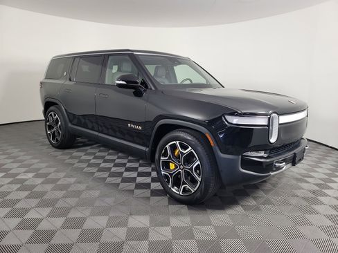 Used 2024 Rivian R1S Adventure image 7