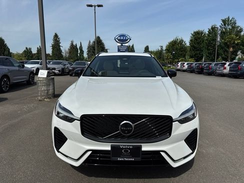 New 2026 Volvo XC60 T8 Plus w/ Climate Package AWD/4WD image 9