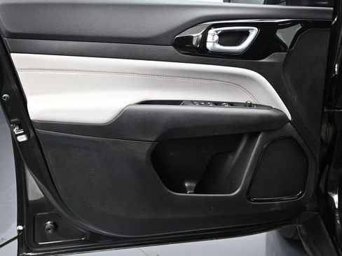 Certified 2022 Jeep Compass Limited image 20