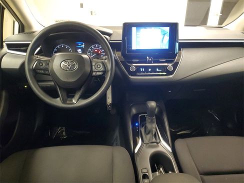 Used 2025 Toyota Corolla LE image 9