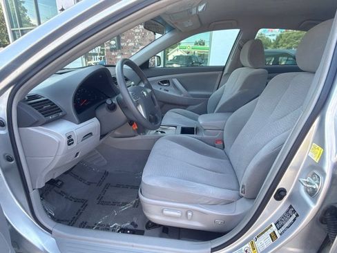 Used 2011 Toyota Camry LE FWD image 11