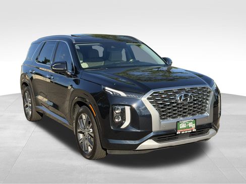 Used 2021 Hyundai Palisade Limited w/ Winter Package AWD/4WD image 3