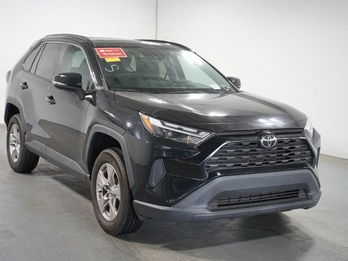 Used 2023 Toyota RAV4 XLE FWD image 3