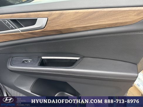 Used 2025 Volkswagen Atlas SE AWD/4WD image 17