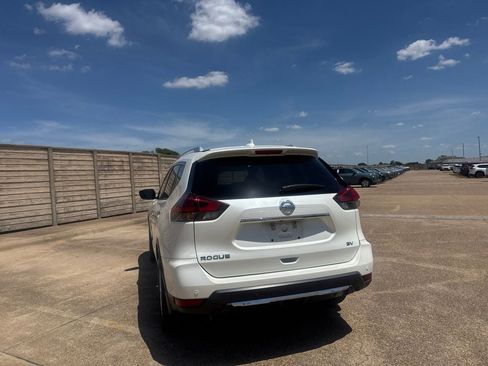 Used 2020 Nissan Rogue SV FWD image 16