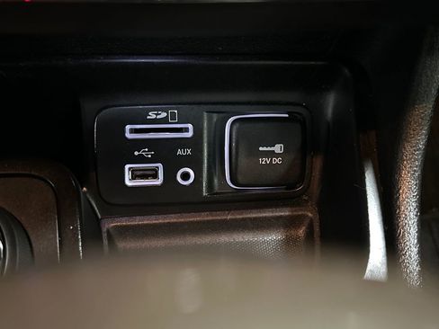 Used 2018 Jeep Cherokee High Altitude w/ Luxury Group image 37