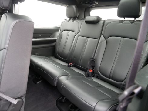 Certified 2024 Jeep Wagoneer 4WD w/ Premium Group I image 34