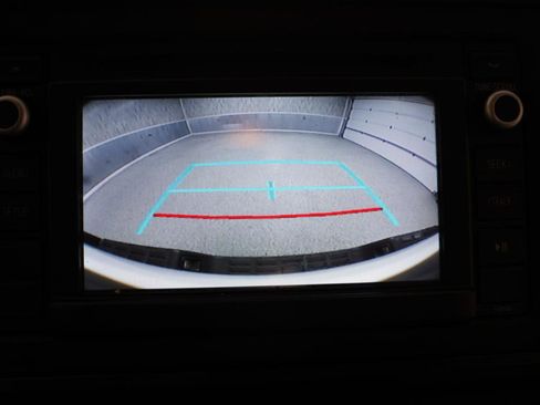 Used 2018 Toyota Tacoma SR image 19