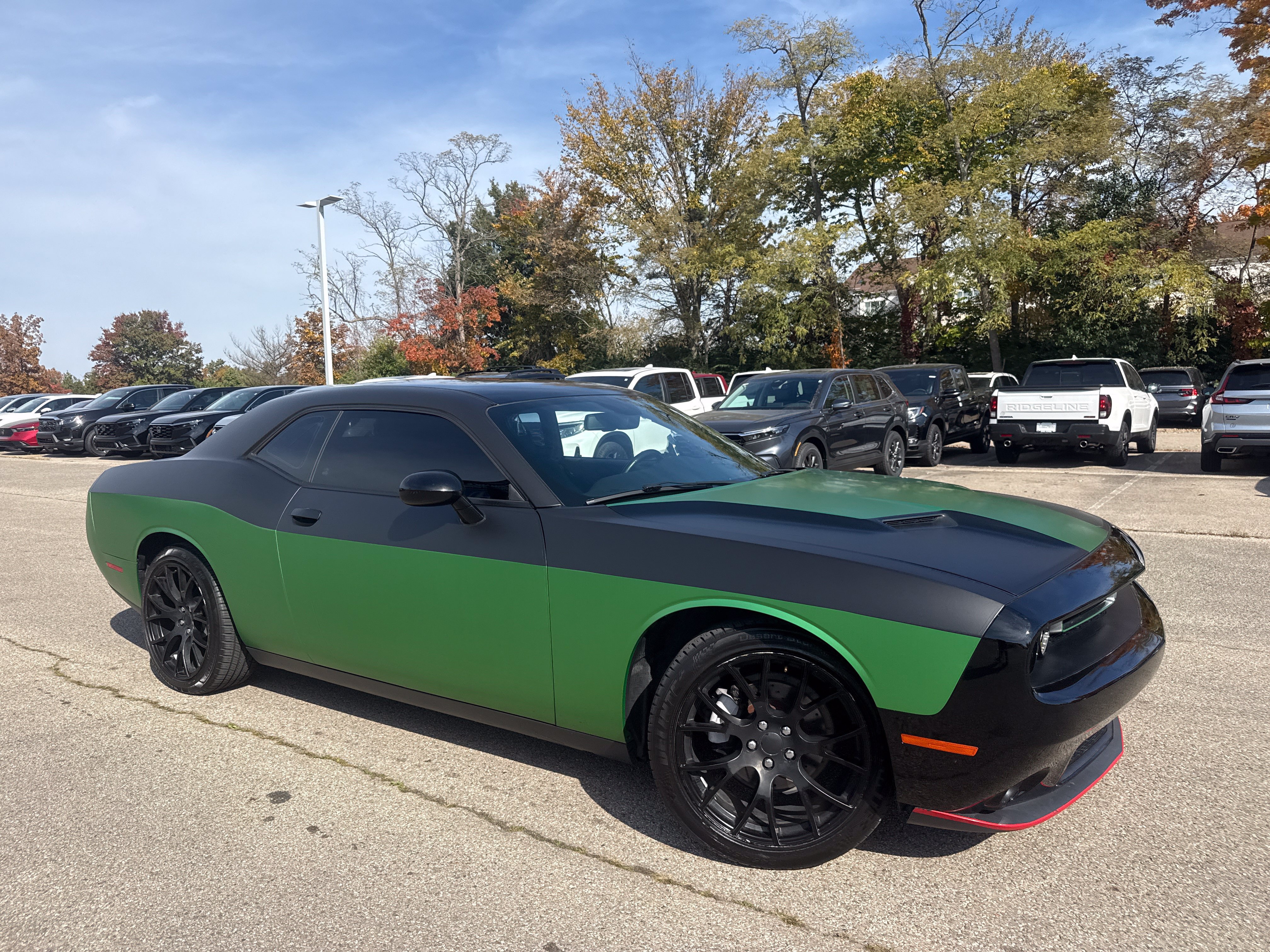 Used 2017 Dodge Challenger SXT RWD image 18