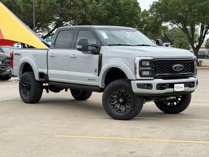New 2026 Ford F250 Lariat w/ Black Appearance Package