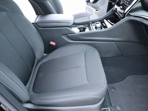 New 2025 Jeep Grand Cherokee Laredo image 12