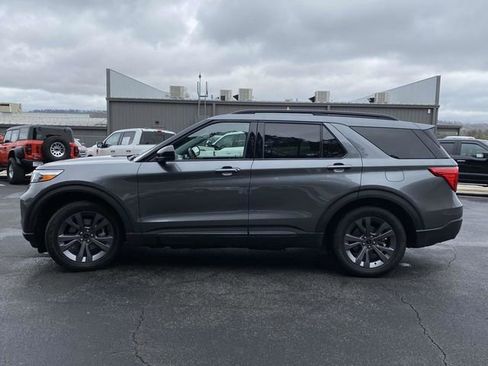 Certified 2022 Ford Explorer XLT w/ Equipment Group 202A image 7