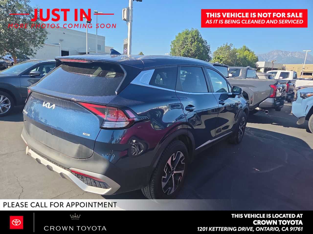 Used 2023 Kia Sportage EX AWD/4WD image 3