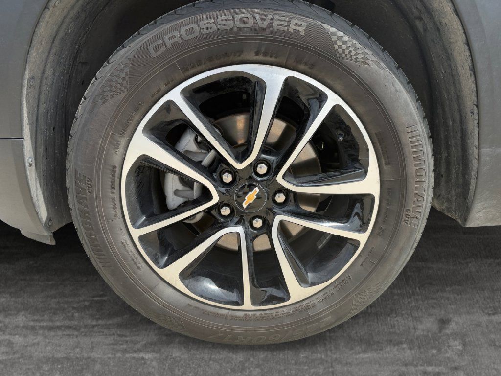 Used 2025 Chevrolet TrailBlazer LT AWD/4WD image 9