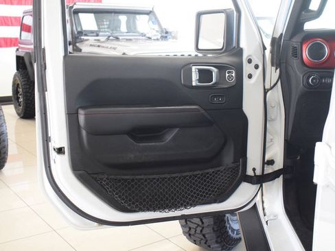 Used 2018 Jeep Wrangler Unlimited Rubicon AWD/4WD image 10