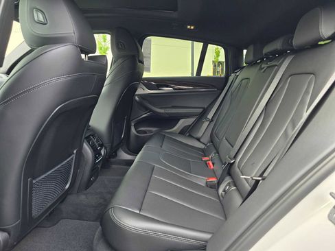 Used 2025 BMW X4 xDrive30i w/ Premium Package image 17