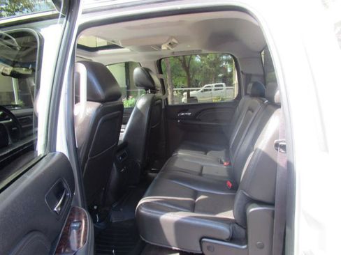 Used 2013 GMC Sierra 2500 Denali w/ Suspension Package, Off-Road AWD/4WD image 16