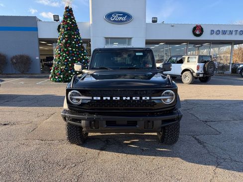 New 2025 Ford Bronco Badlands image 2