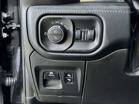 Used 2019 RAM 1500 Limited AWD/4WD image 16