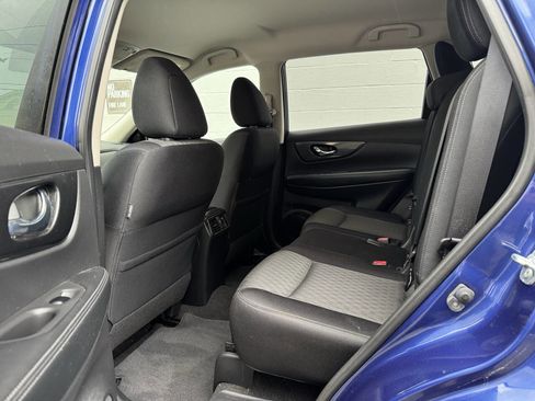 Used 2017 Nissan Rogue SV image 21