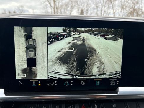 Used 2022 GMC Sierra 1500 SLT w/ SLT Convenience Package image 35