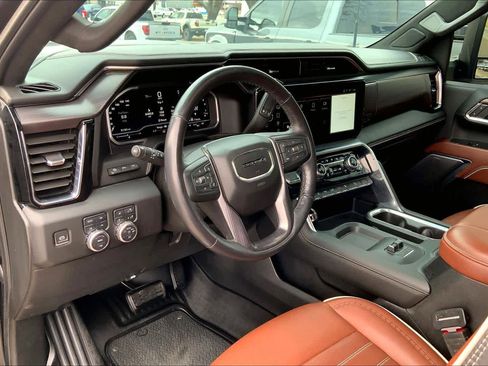 Used 2024 GMC Sierra 2500 Denali Ultimate image 17