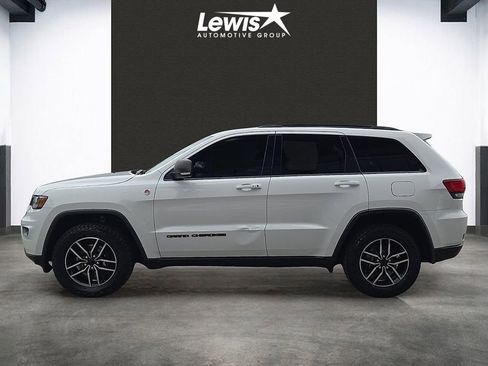Used 2019 Jeep Grand Cherokee Trailhawk AWD/4WD image 2