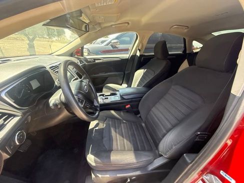 Used 2020 Ford Fusion SE FWD image 6